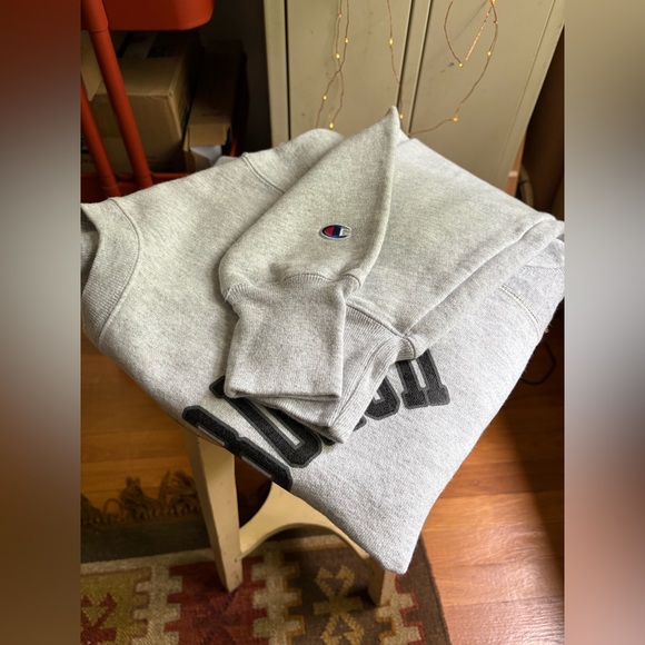Champion Reverse Weave Crewneck Sweatshirt - Picture 6 of 9
